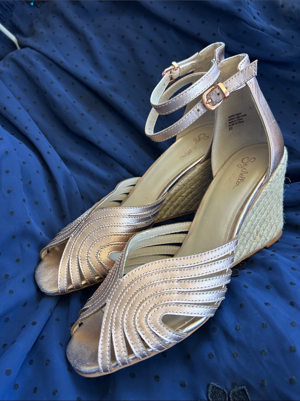 Rose gold Seychelles wedge sandals, 10